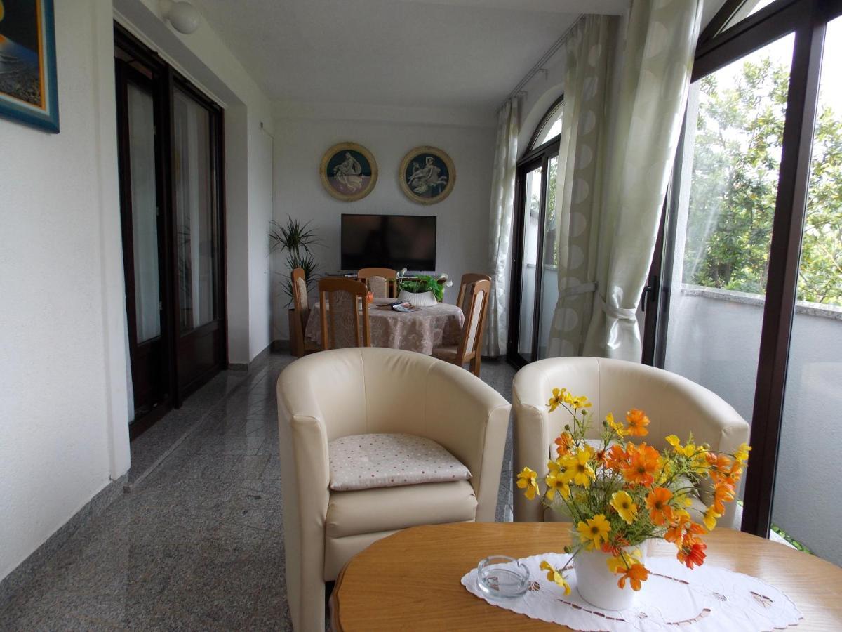 Apartments Cutic Malinska Exterior foto