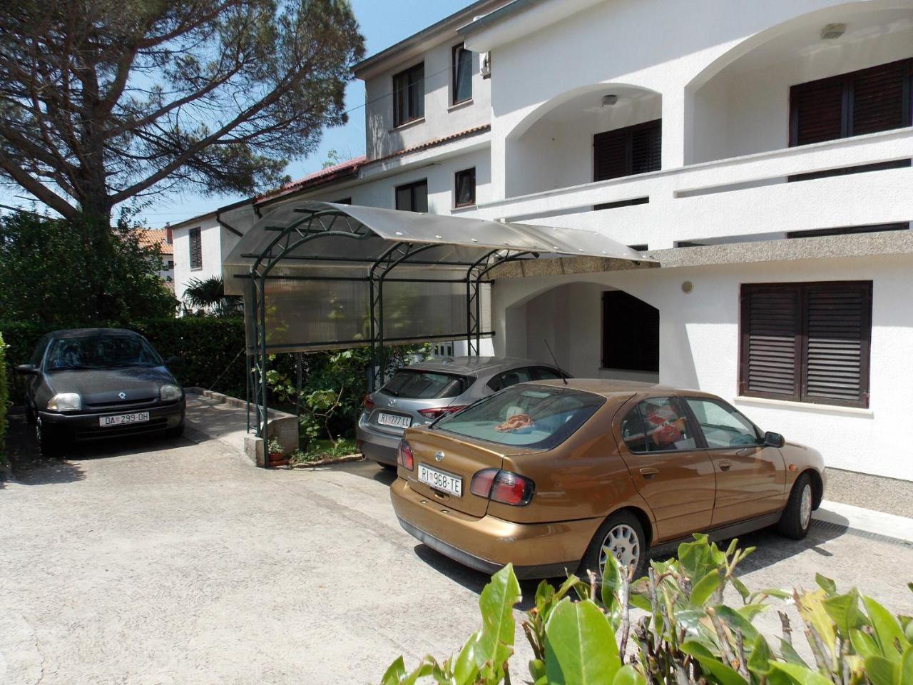 Apartments Cutic Malinska Exterior foto